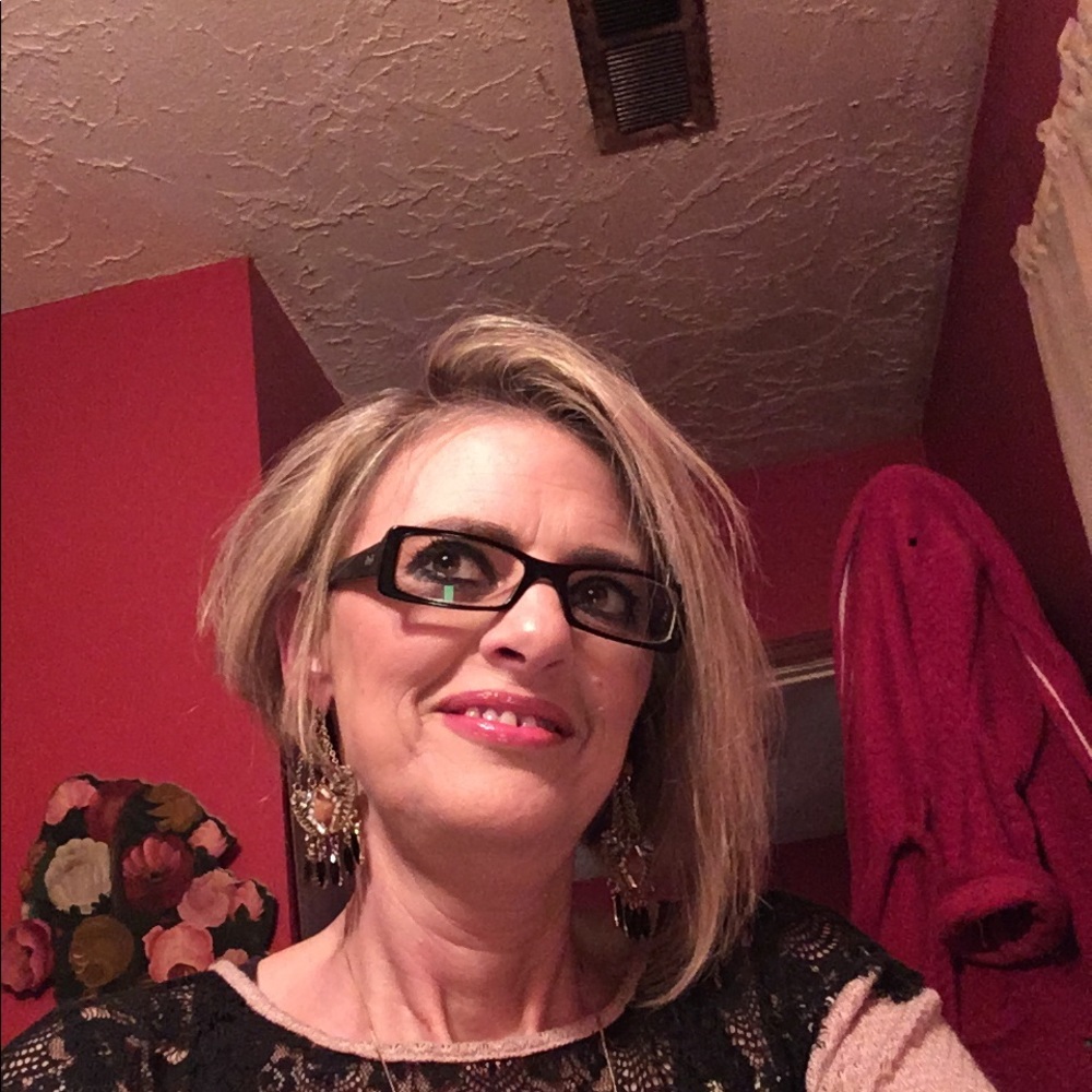 Meet your Posher, Tiffany